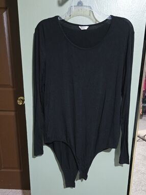 Women’s Black Long-Sleeve Bodysuit - Classic Scoop Neck